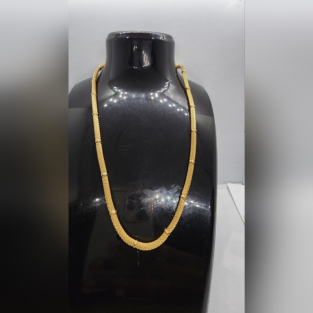 Elegant Gold Mesh Necklace - Picture 4 of 4